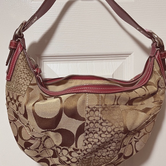 Coach Signature Hobo - Picture 1 of 2